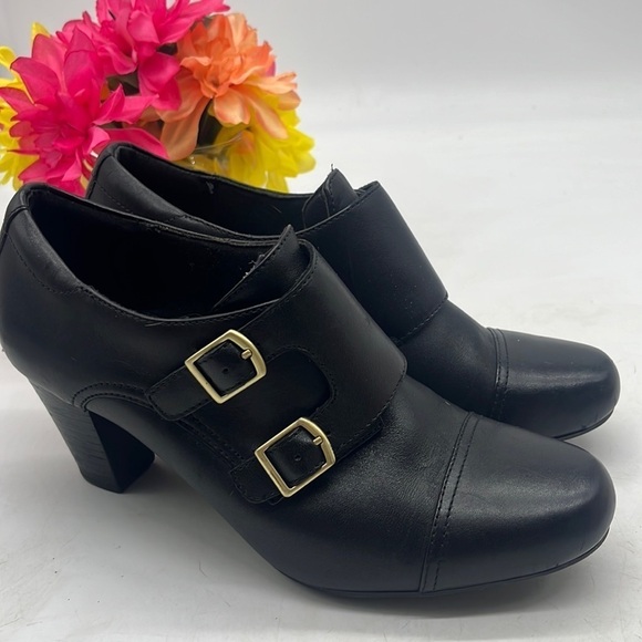 Clarks Bendables Black Heels with Gold Buckles Size 9.5 BAB4728A - Picture 1 of 9